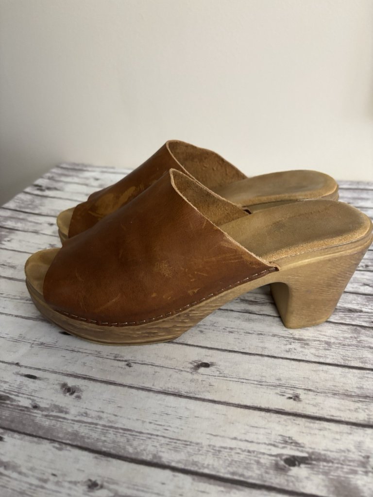 Women’s Leather Open-Toe Brown Clog Mules — image 4 of 8